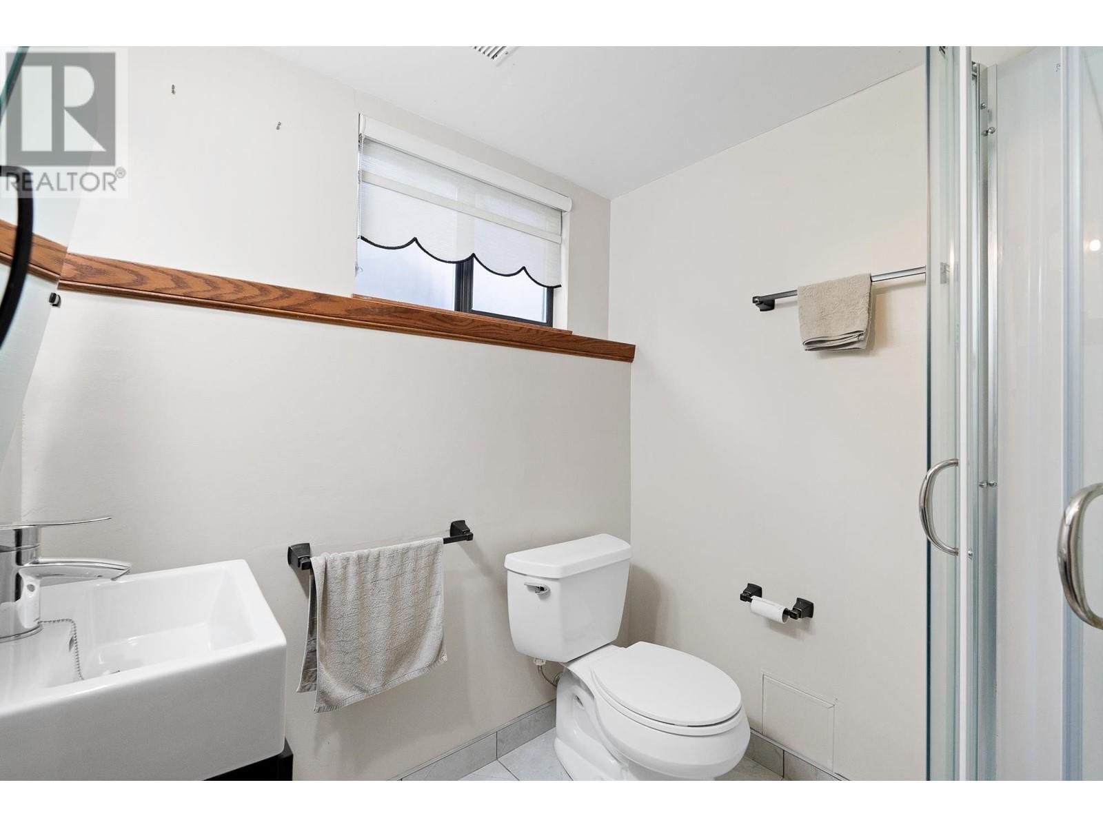 2217 Hillside Avenue, Coquitlam, British Columbia  V3K 1L3 - Photo 35 - R2990116