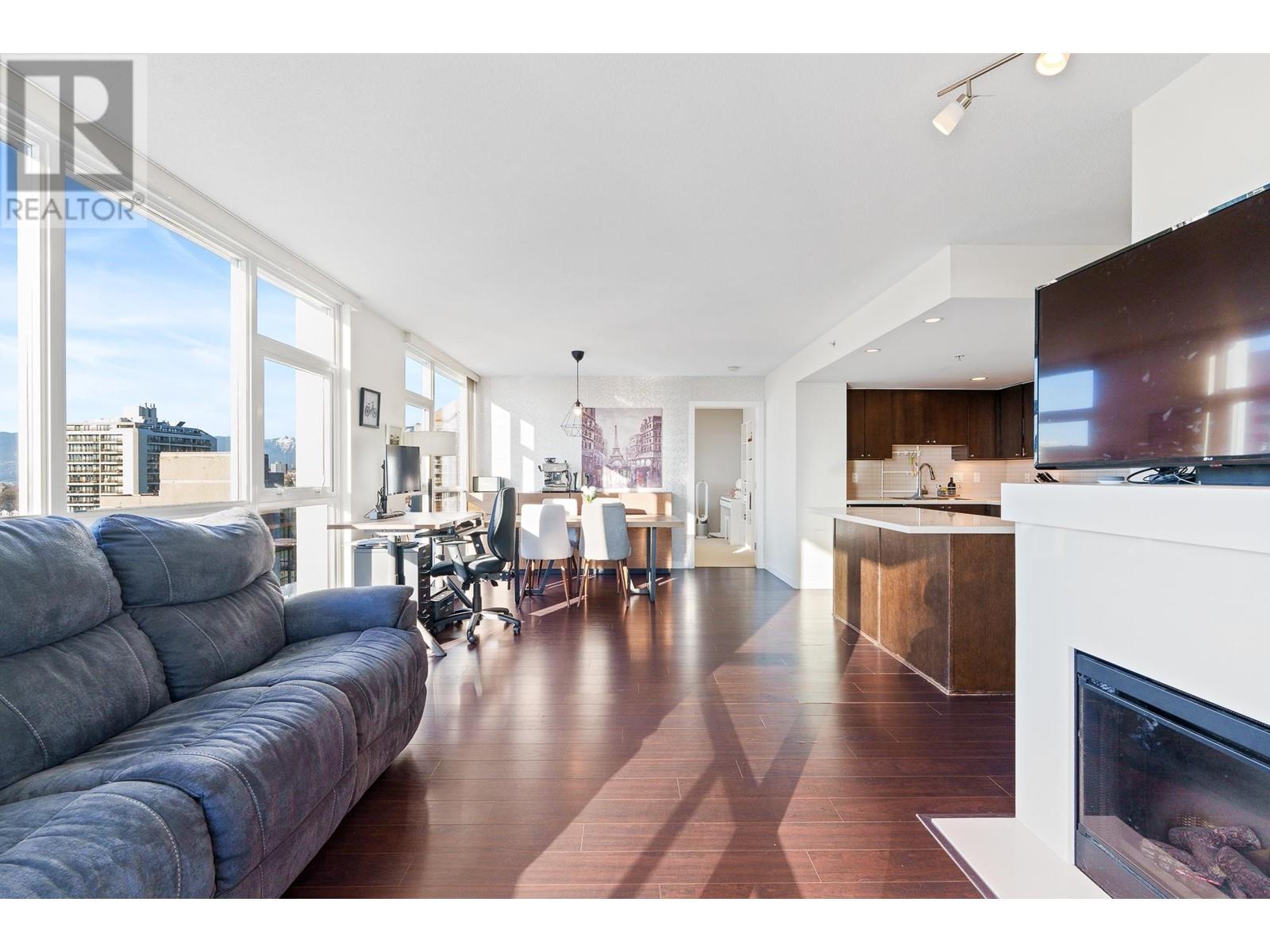 Listing Picture 13 of 30 : 2006 4400 BUCHANAN STREET, Burnaby / 本拿比 - 魯藝地產 Yvonne Lu Group - MLS Medallion Club Member