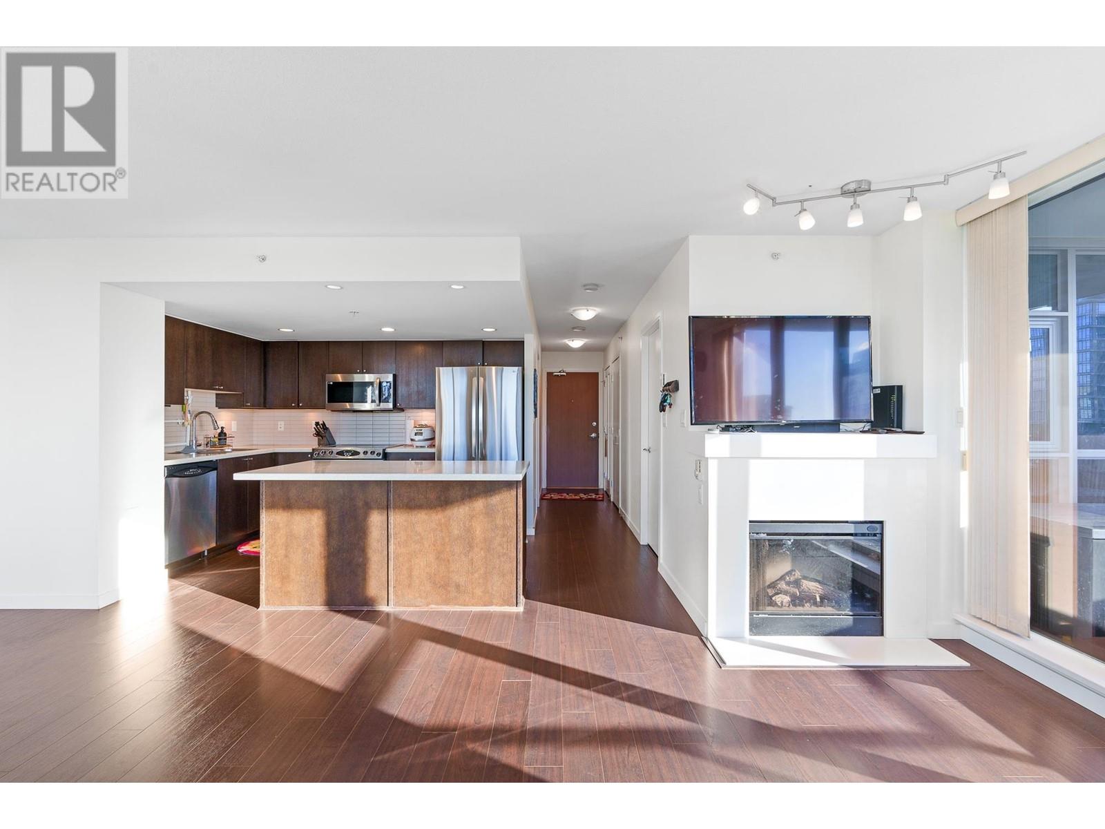 Listing Picture 12 of 30 : 2006 4400 BUCHANAN STREET, Burnaby / 本拿比 - 魯藝地產 Yvonne Lu Group - MLS Medallion Club Member