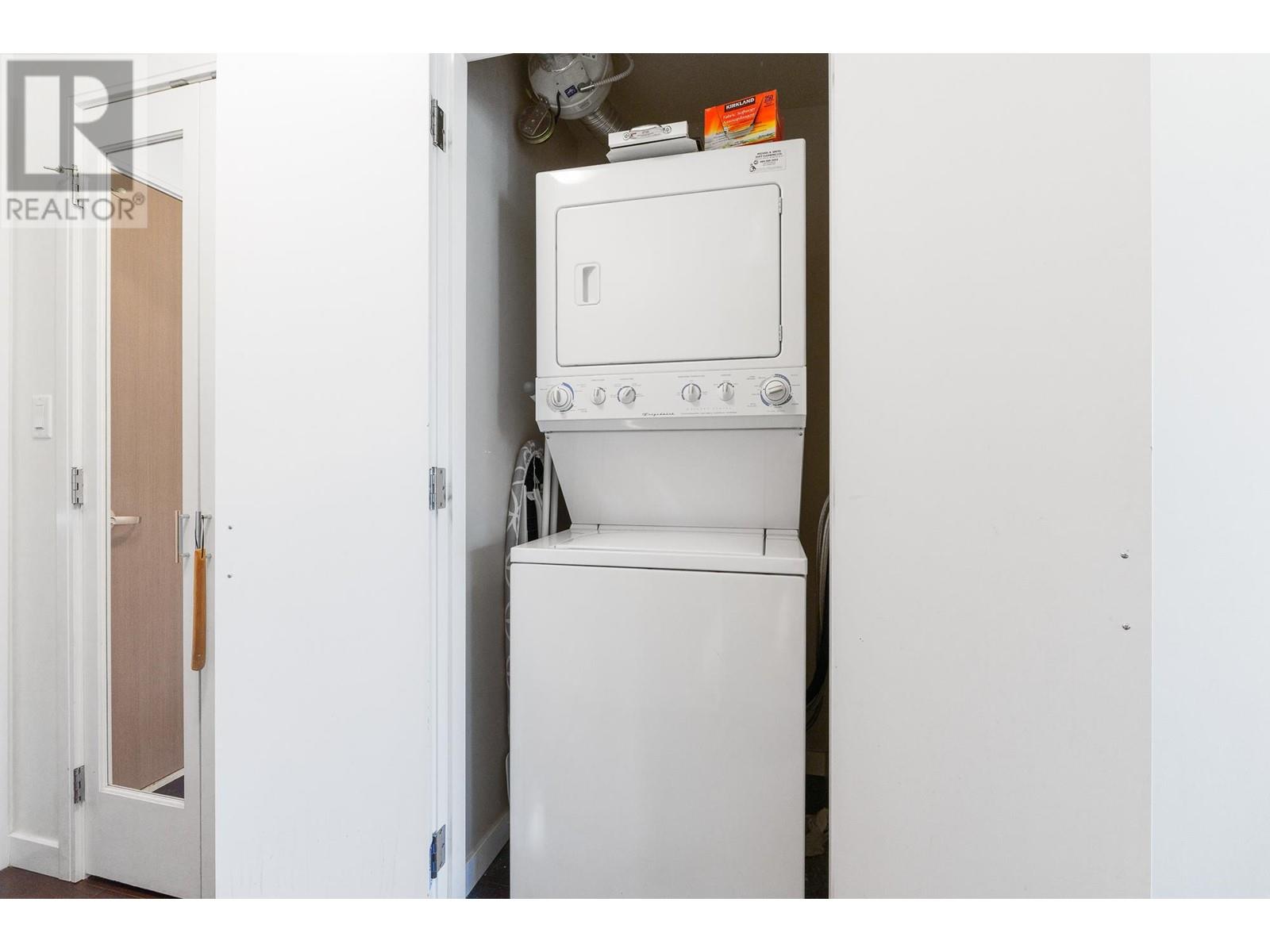 Listing Picture 20 of 30 : 2006 4400 BUCHANAN STREET, Burnaby / 本拿比 - 魯藝地產 Yvonne Lu Group - MLS Medallion Club Member