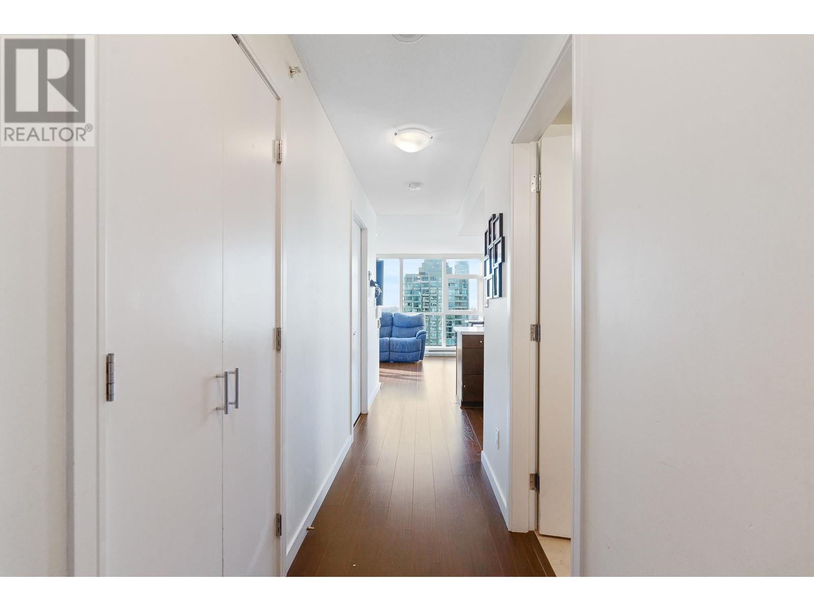 Listing Picture 4 of 30 : 2006 4400 BUCHANAN STREET, Burnaby / 本拿比 - 魯藝地產 Yvonne Lu Group - MLS Medallion Club Member