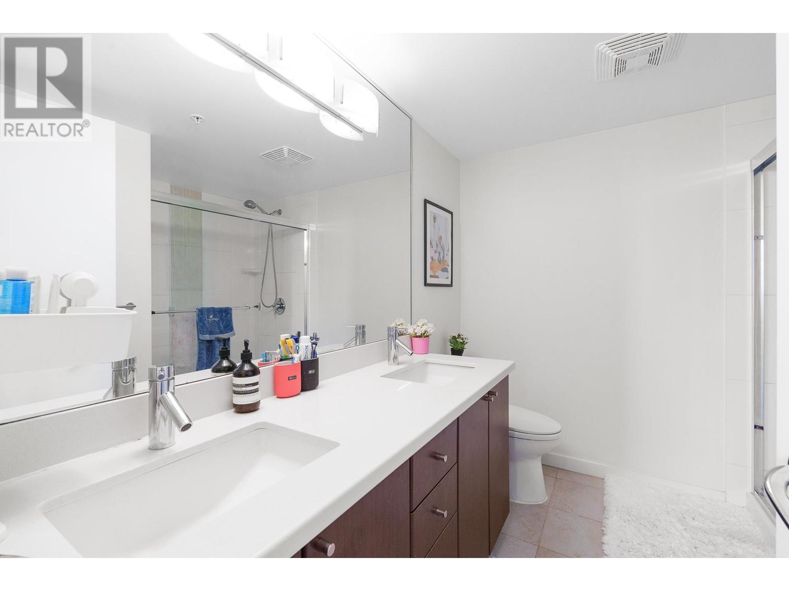 Listing Picture 16 of 30 : 2006 4400 BUCHANAN STREET, Burnaby / 本拿比 - 魯藝地產 Yvonne Lu Group - MLS Medallion Club Member