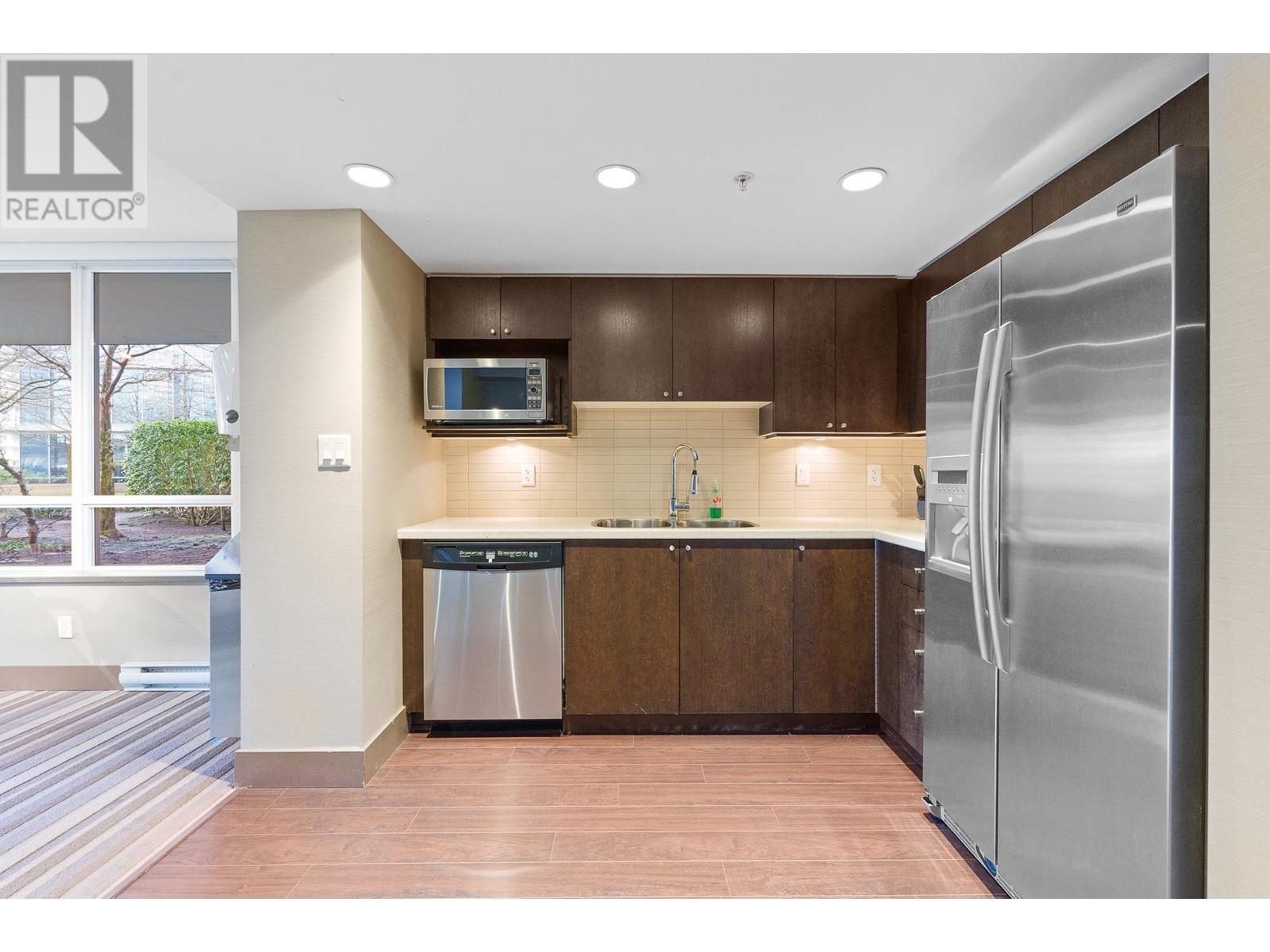 Listing Picture 26 of 30 : 2006 4400 BUCHANAN STREET, Burnaby / 本拿比 - 魯藝地產 Yvonne Lu Group - MLS Medallion Club Member