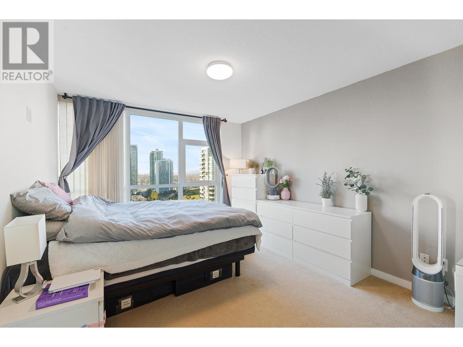 Listing Picture 14 of 30 : 2006 4400 BUCHANAN STREET, Burnaby / 本拿比 - 魯藝地產 Yvonne Lu Group - MLS Medallion Club Member