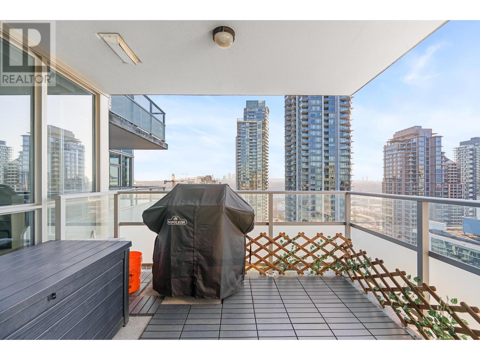 Listing Picture 21 of 30 : 2006 4400 BUCHANAN STREET, Burnaby / 本拿比 - 魯藝地產 Yvonne Lu Group - MLS Medallion Club Member