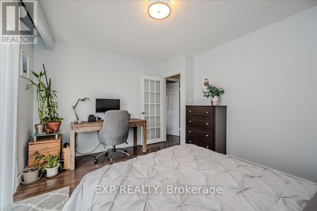 4 Buckley Crescent, Toronto, Ontario  M9R 3K5 - Photo 13 - W12085405