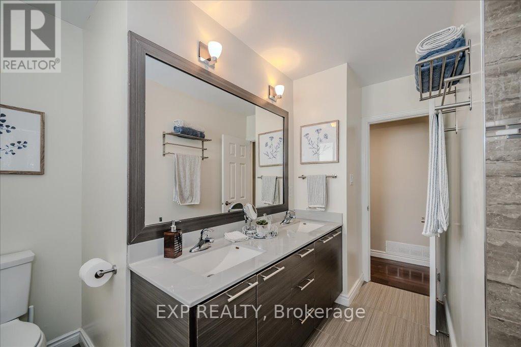 4 Buckley Crescent, Toronto, Ontario  M9R 3K5 - Photo 14 - W12085405