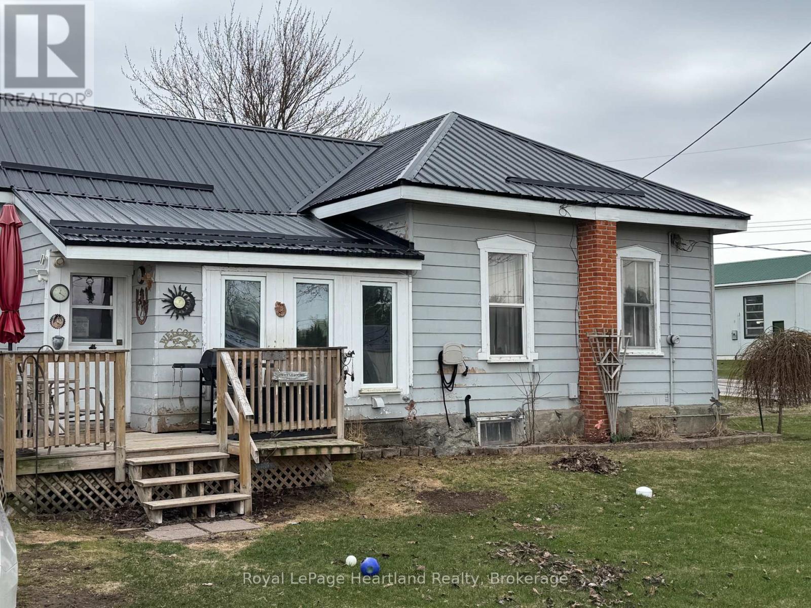 663 Josephine Street, North Huron, Ontario  N0G 2W0 - Photo 14 - X12085417