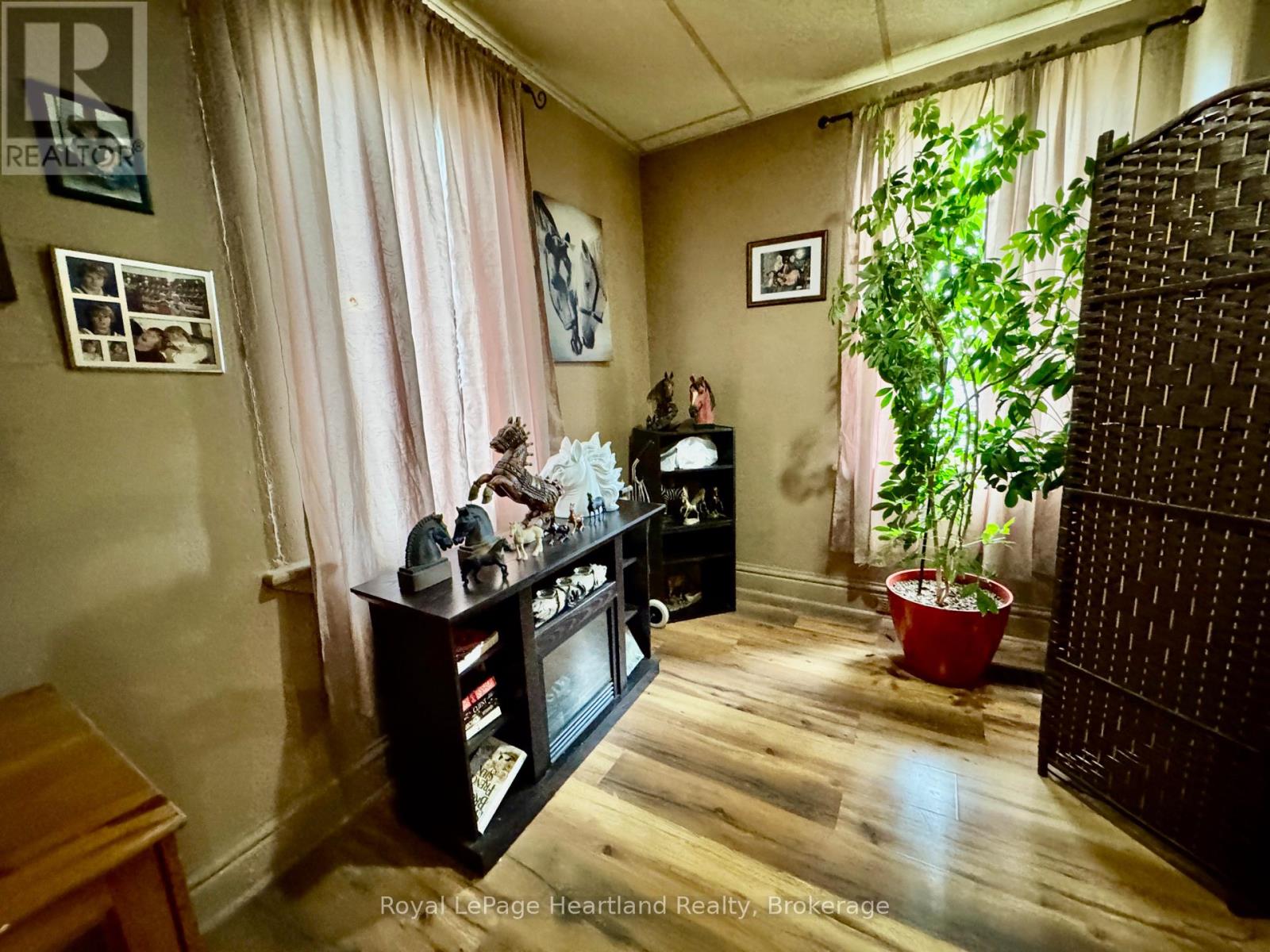 663 Josephine Street, North Huron, Ontario  N0G 2W0 - Photo 6 - X12085417