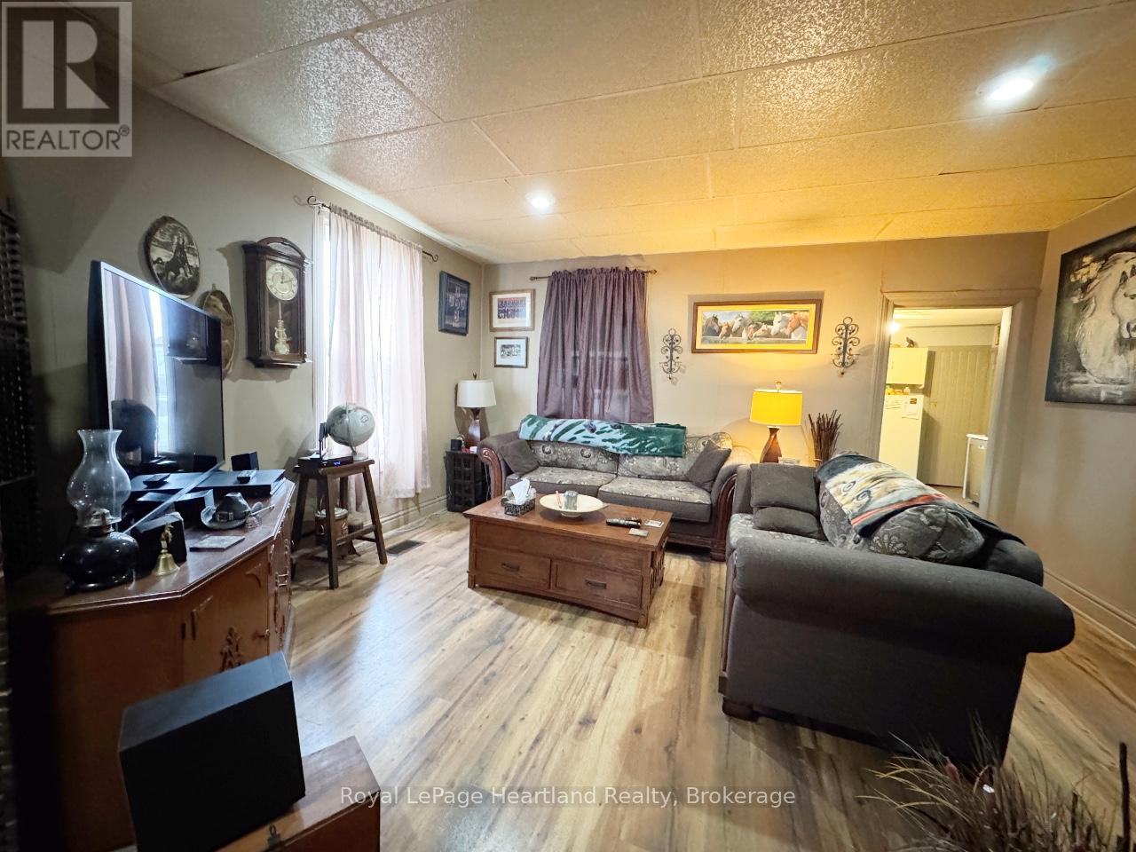 663 Josephine Street, North Huron, Ontario  N0G 2W0 - Photo 7 - X12085417