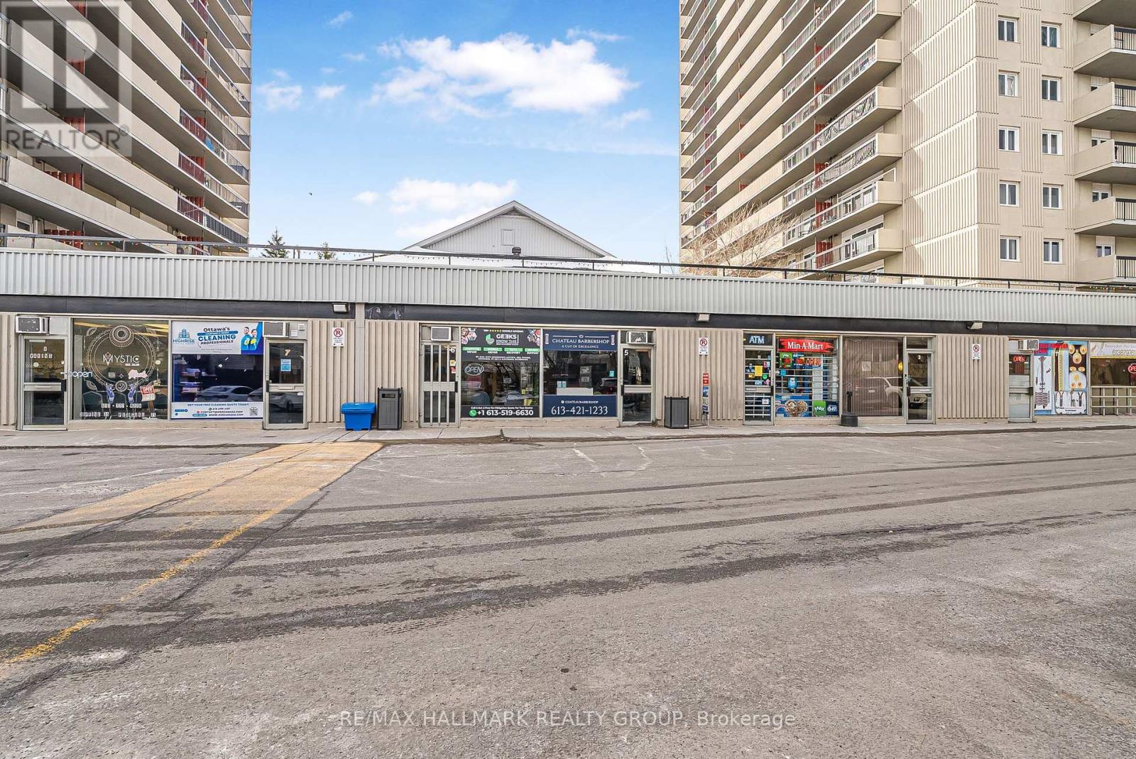 Property at 1409 - 158 C MCARTHUR AVENUE image 3