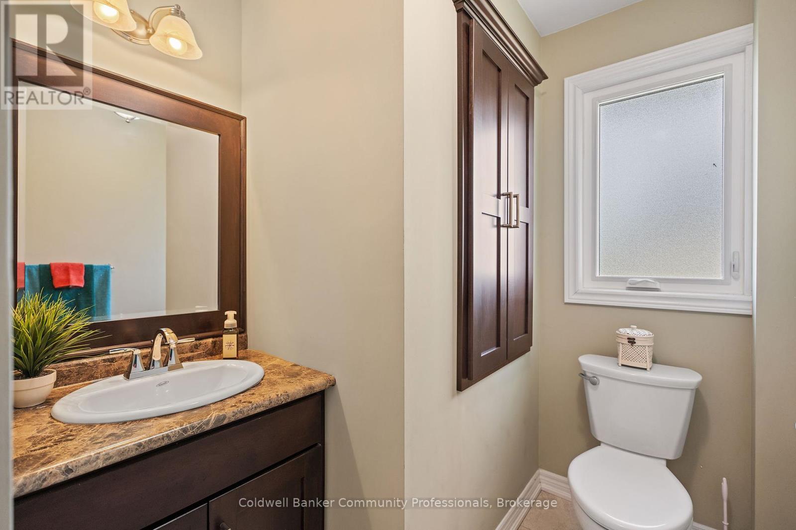 643 Line 7 Road N, Niagara-On-The-Lake, Ontario  L0S 1J0 - Photo 22 - X12085421