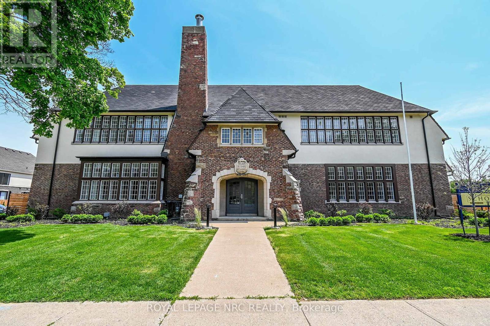10 - 99 South Drive, St. Catharines, Ontario  L2R 0C5 - Photo 1 - X12085423