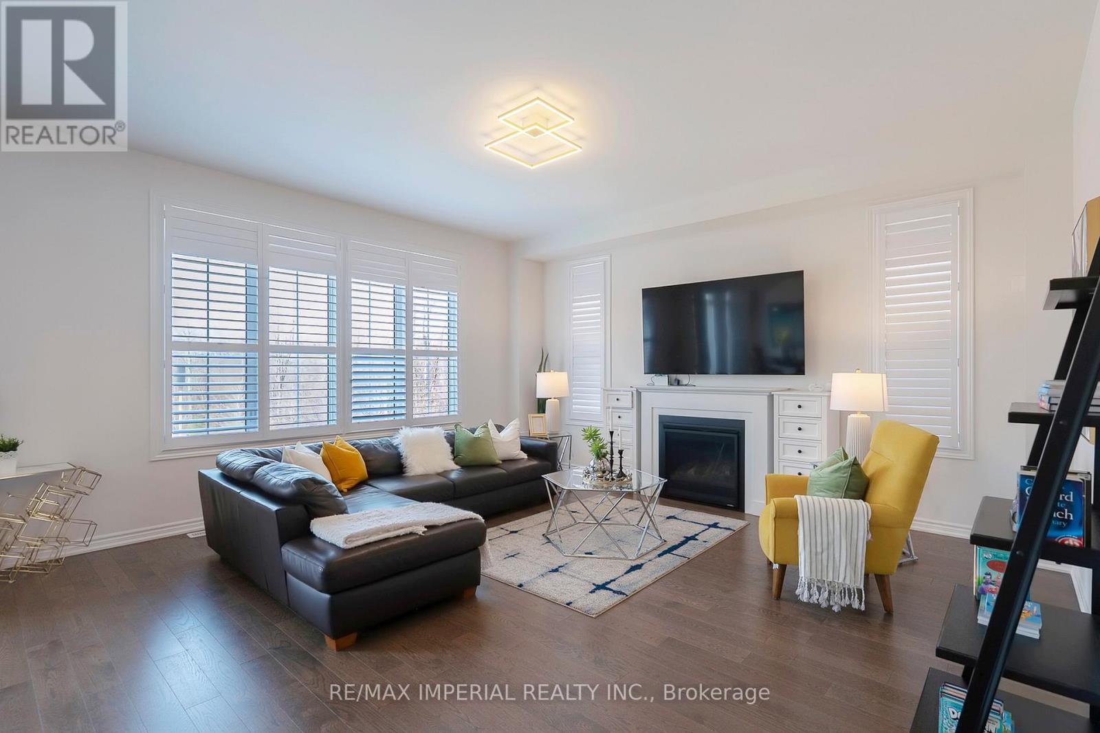 Property at 39 OLERUD DRIVE image 4
