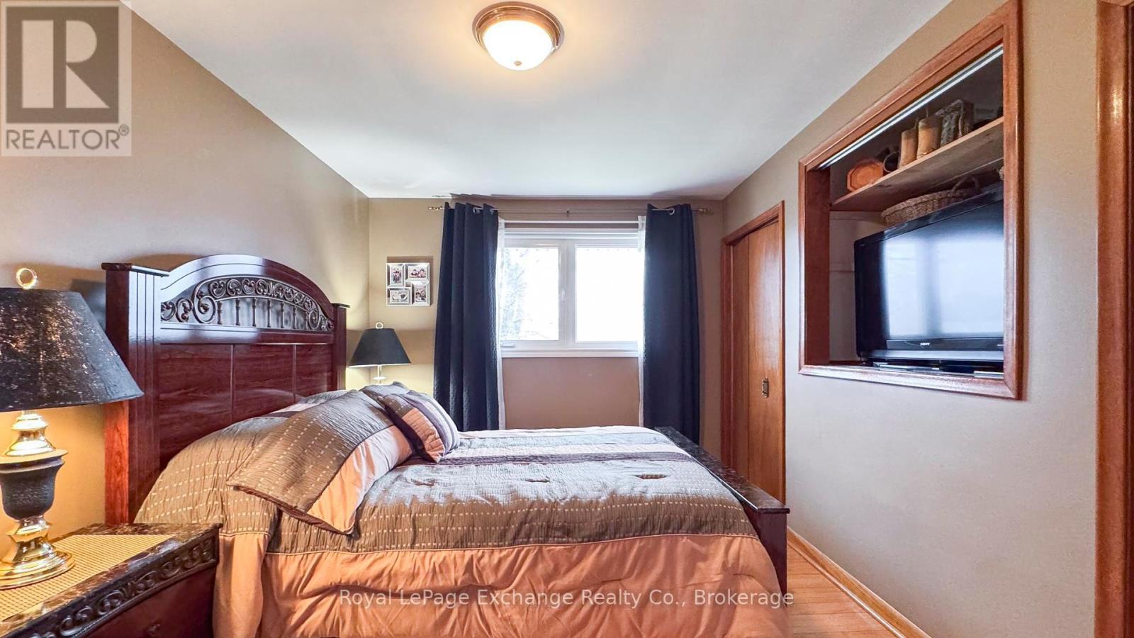 398 Kingsway Street, Kincardine, Ontario  N2Z 1W3 - Photo 20 - X12075387