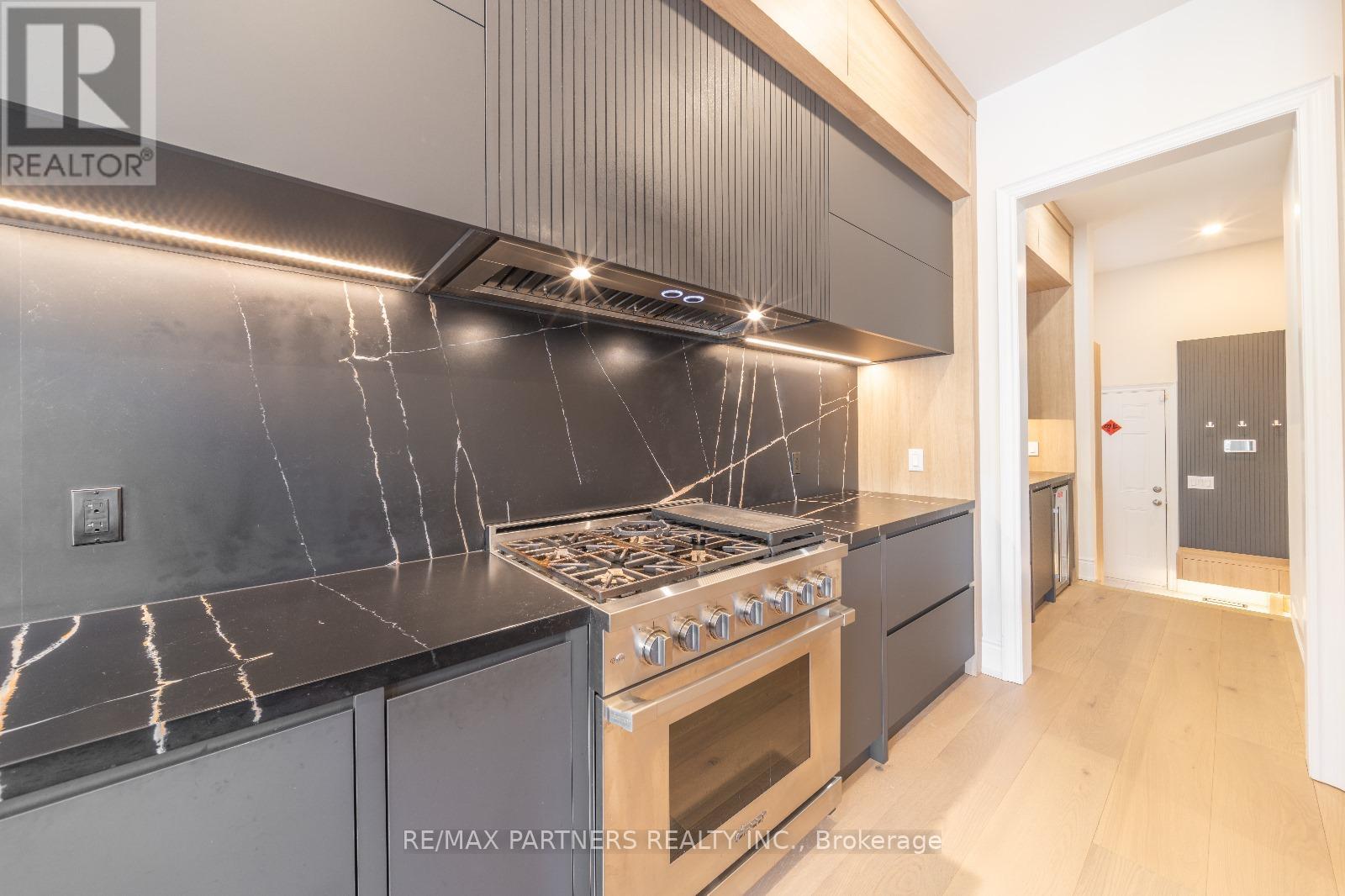 197 Steam Whistle Drive, Whitchurch-Stouffville, Ontario  L4A 4X5 - Photo 6 - N12085401
