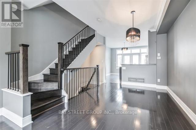 91 Ruby Lang Lane, Toronto, Ontario  M8Z 0B8 - Photo 10 - W12085385