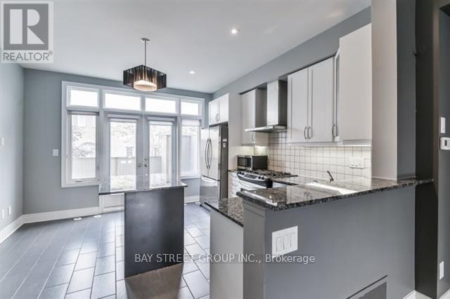91 Ruby Lang Lane, Toronto, Ontario  M8Z 0B8 - Photo 14 - W12085385