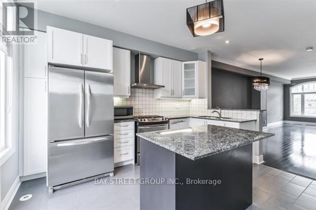 91 Ruby Lang Lane, Toronto, Ontario  M8Z 0B8 - Photo 16 - W12085385