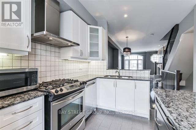 91 Ruby Lang Lane, Toronto, Ontario  M8Z 0B8 - Photo 17 - W12085385