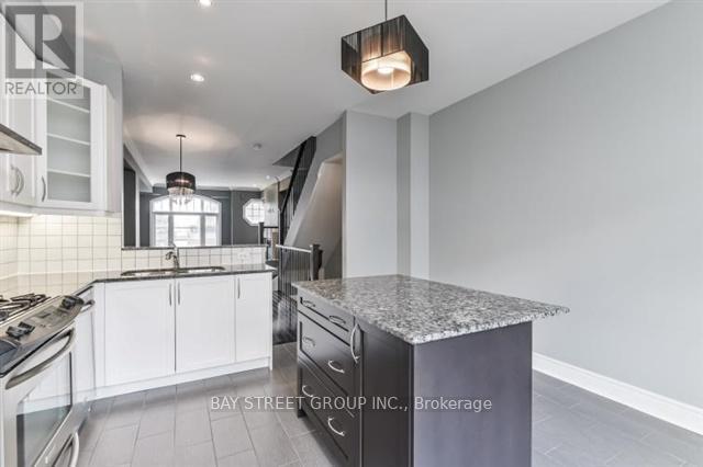 91 Ruby Lang Lane, Toronto, Ontario  M8Z 0B8 - Photo 18 - W12085385