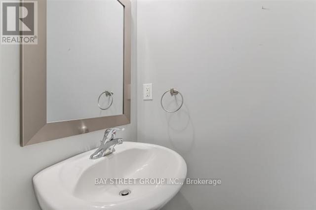 91 Ruby Lang Lane, Toronto, Ontario  M8Z 0B8 - Photo 5 - W12085385