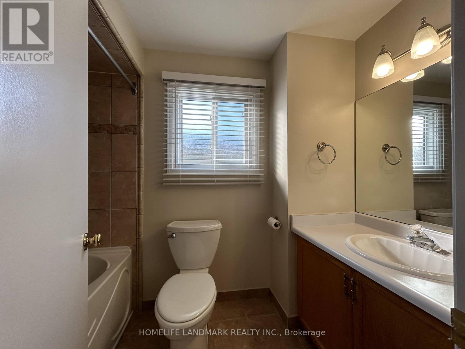 4120 Chadburn Crescent, Mississauga (Erin Mills), Ontario  L5L 3W9 - Photo 17 - W12085429