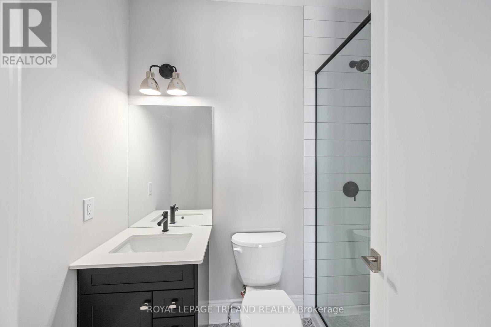 Photo 17 of 43 for 5 - 2835 Sheffield Place