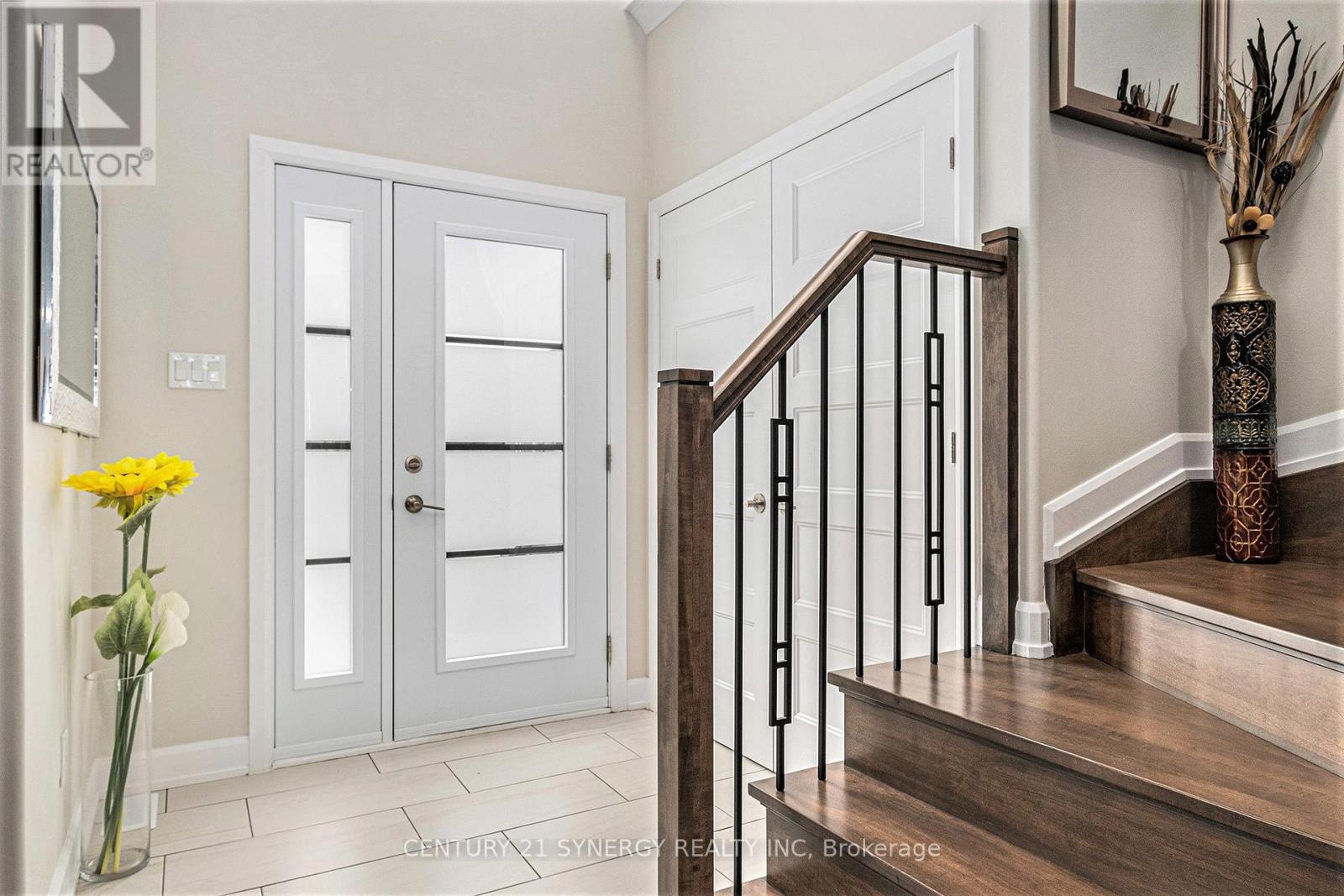 Property at 529 MARSEILLE STREET image 5