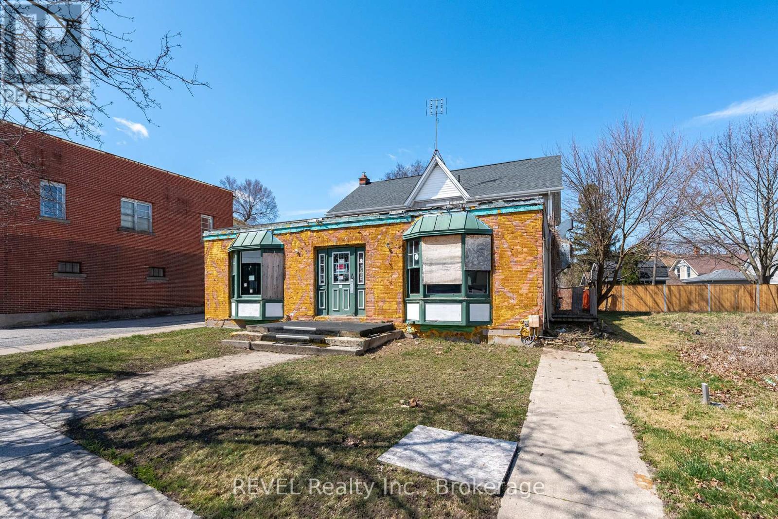 131 NIAGARA STREET, St. Catharines, Ontario