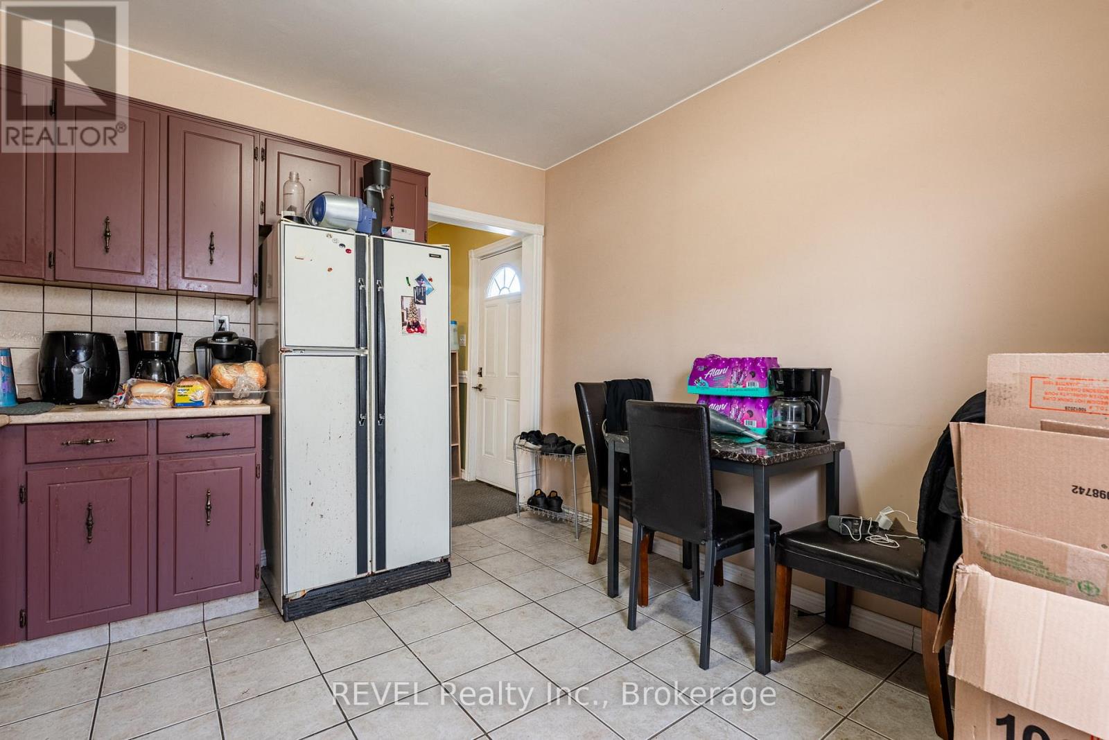 131 Niagara Street, St. Catharines, Ontario  L2R 4L6 - Photo 14 - X12085447