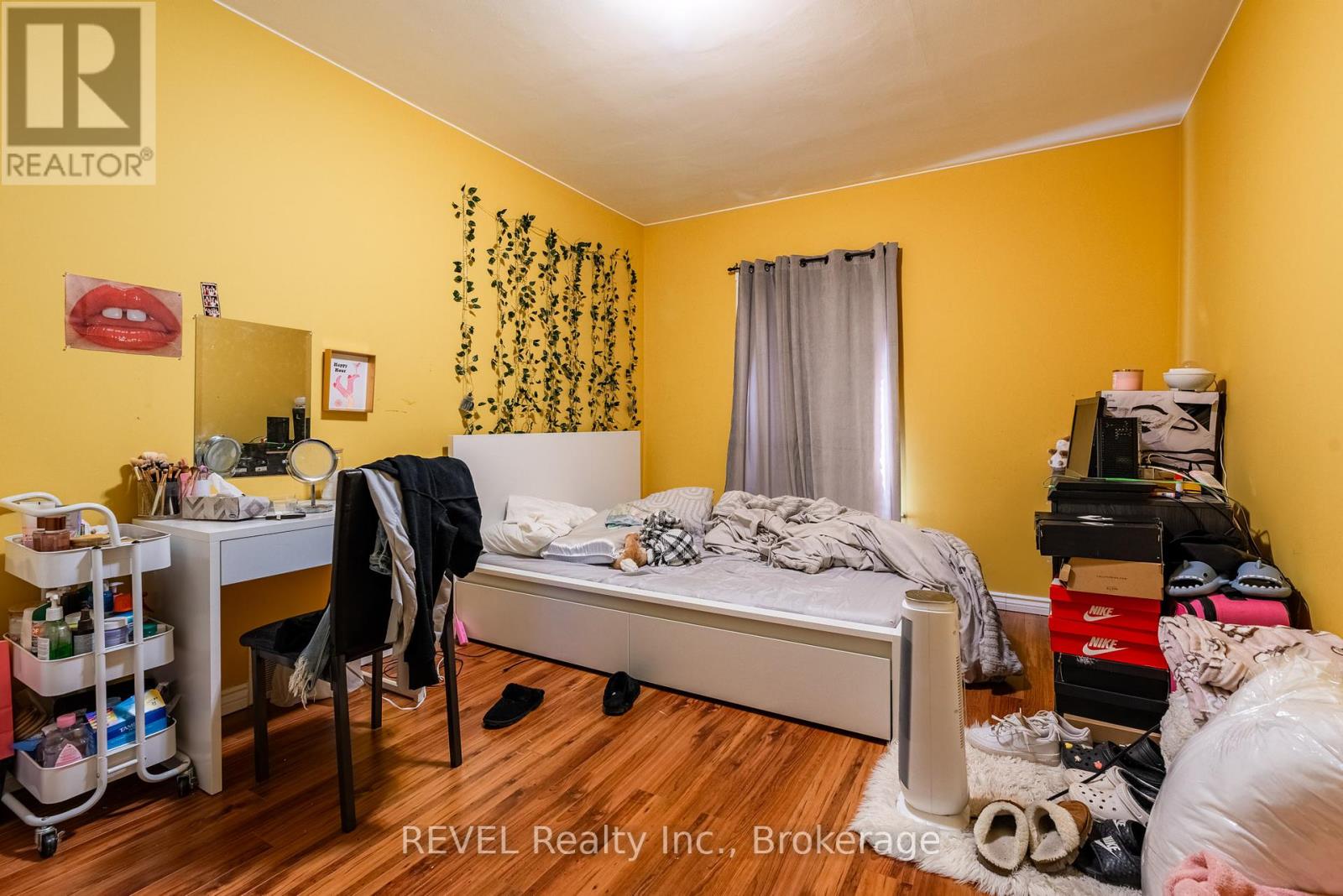 131 Niagara Street, St. Catharines, Ontario  L2R 4L6 - Photo 16 - X12085447