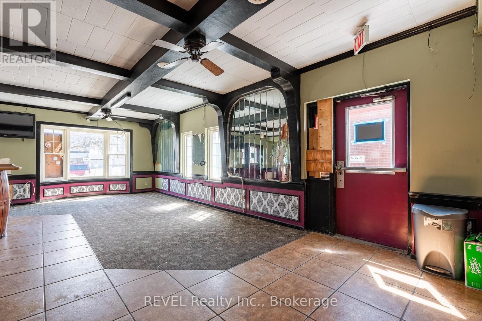 131 Niagara Street, St. Catharines, Ontario  L2R 4L6 - Photo 25 - X12085447