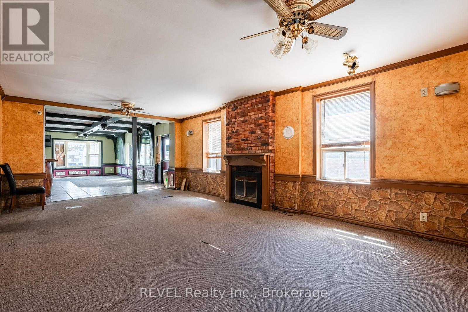 131 Niagara Street, St. Catharines, Ontario  L2R 4L6 - Photo 30 - X12085447