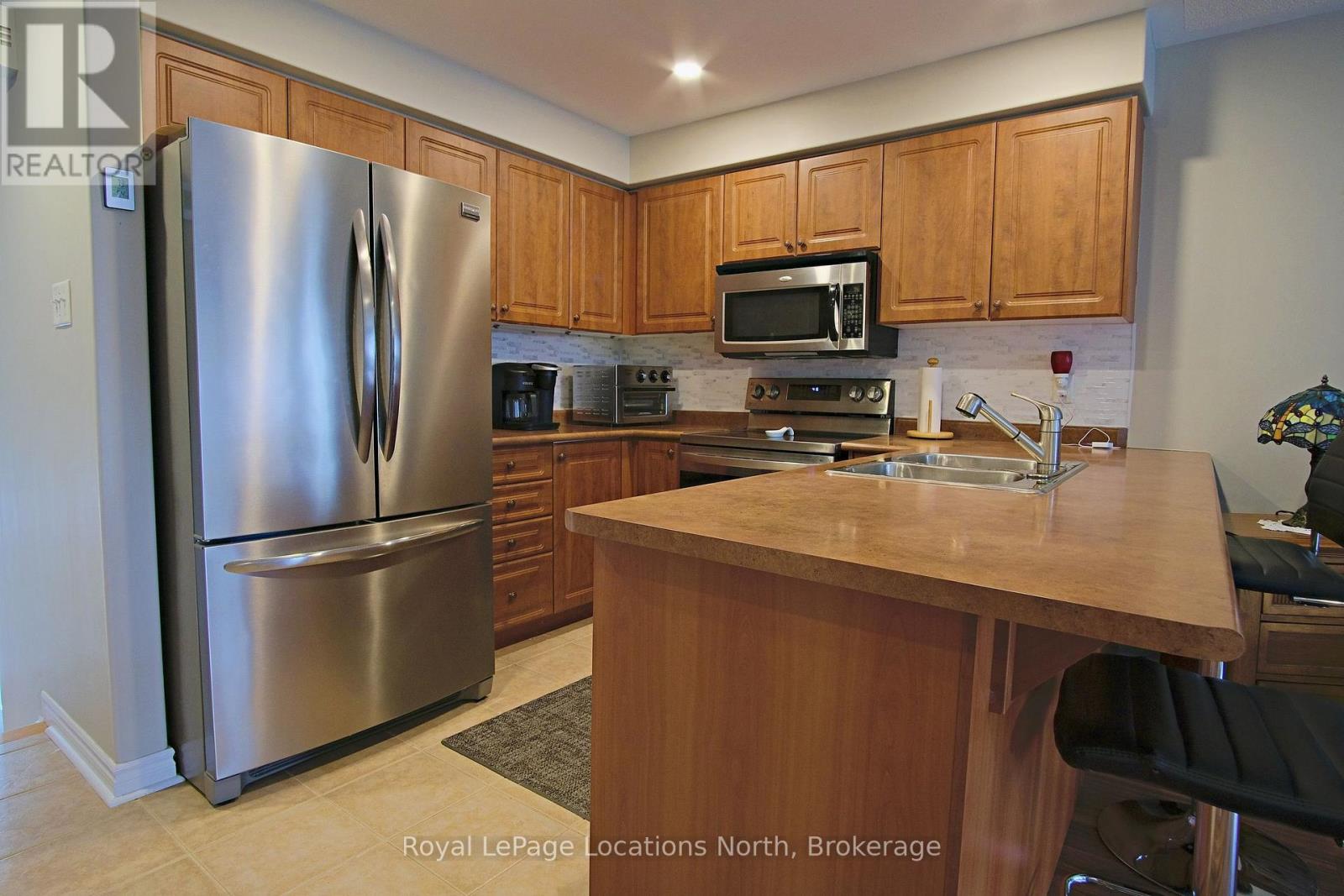 19 Whitfield Crescent, Springwater, Ontario  L0L 1P0 - Photo 11 - S12085441