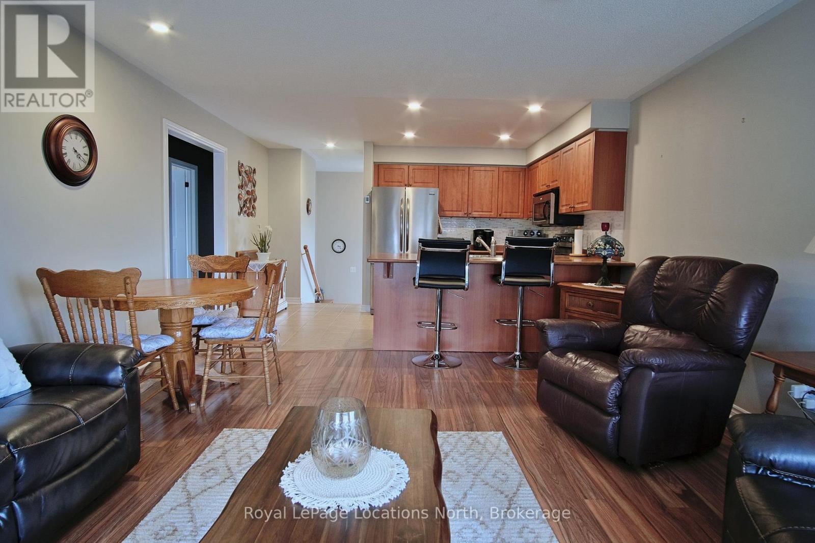 19 Whitfield Crescent, Springwater, Ontario  L0L 1P0 - Photo 13 - S12085441