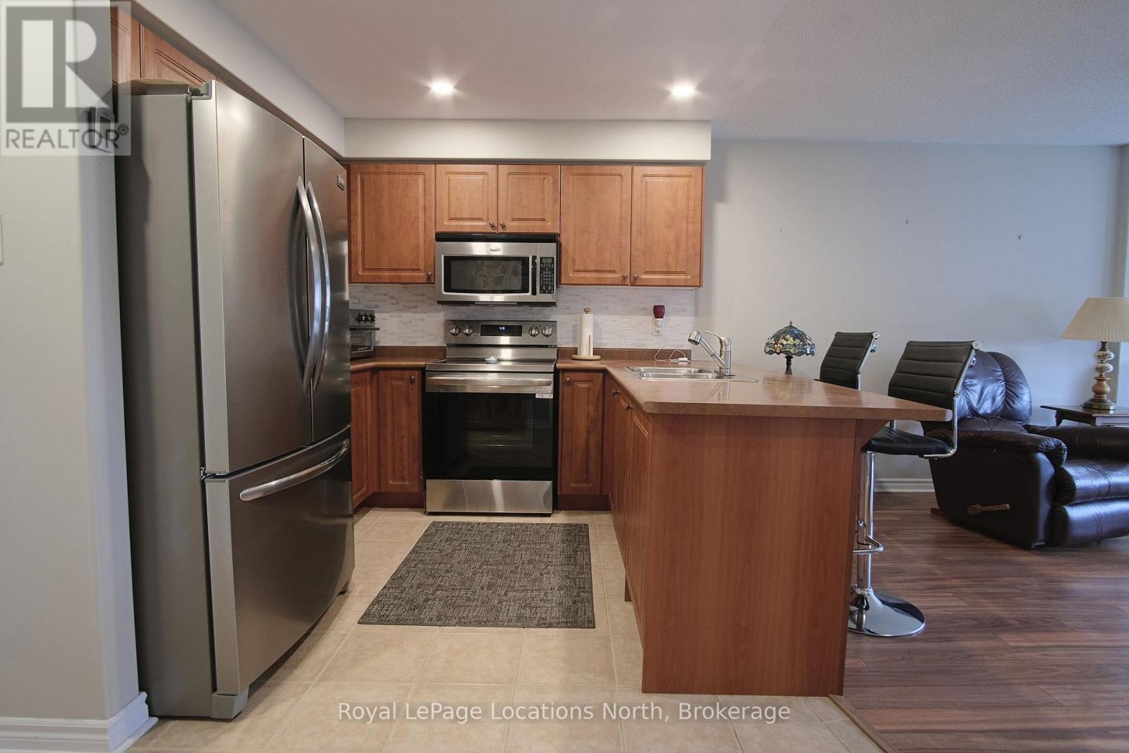 19 Whitfield Crescent, Springwater, Ontario  L0L 1P0 - Photo 14 - S12085441