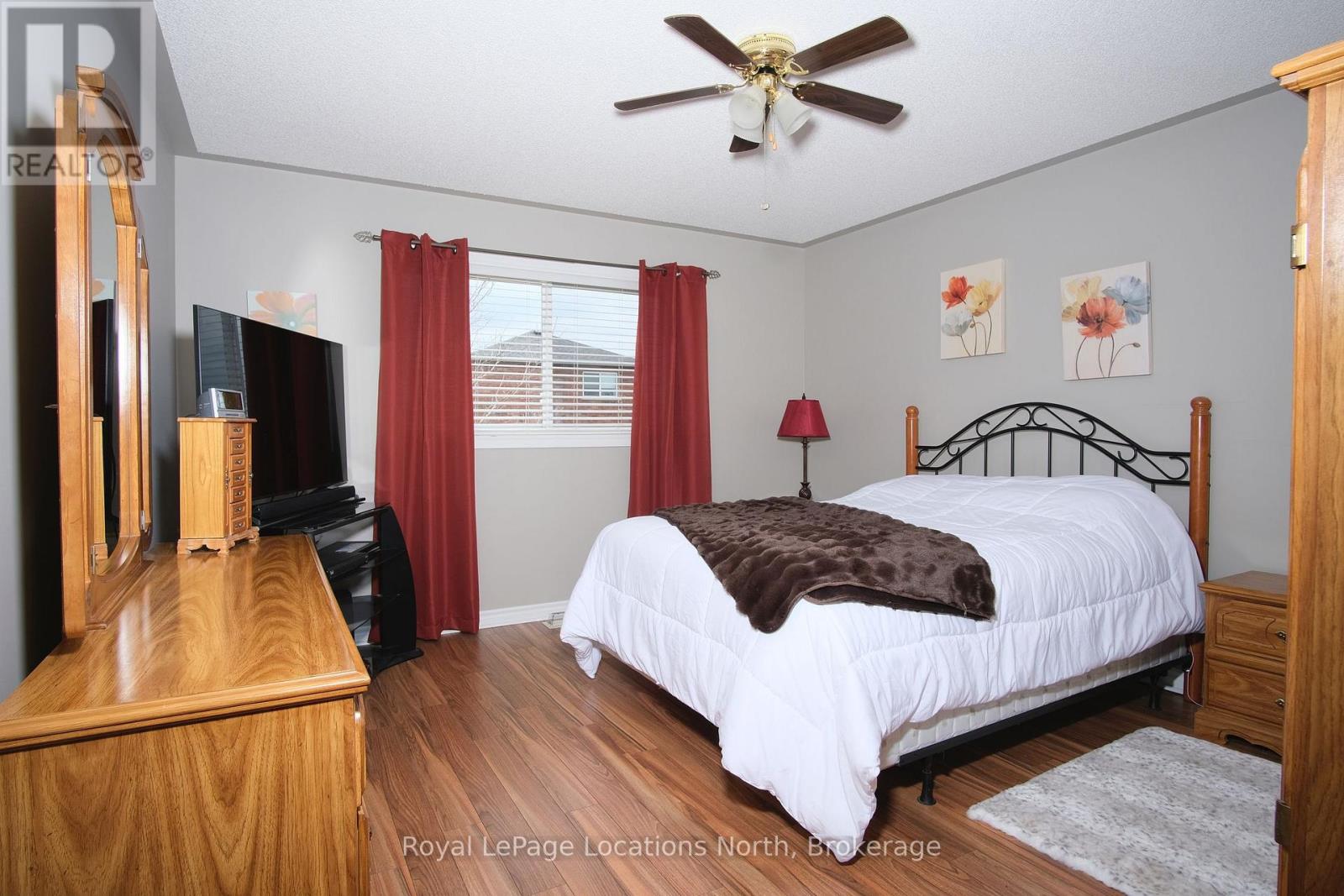 19 Whitfield Crescent, Springwater, Ontario  L0L 1P0 - Photo 16 - S12085441