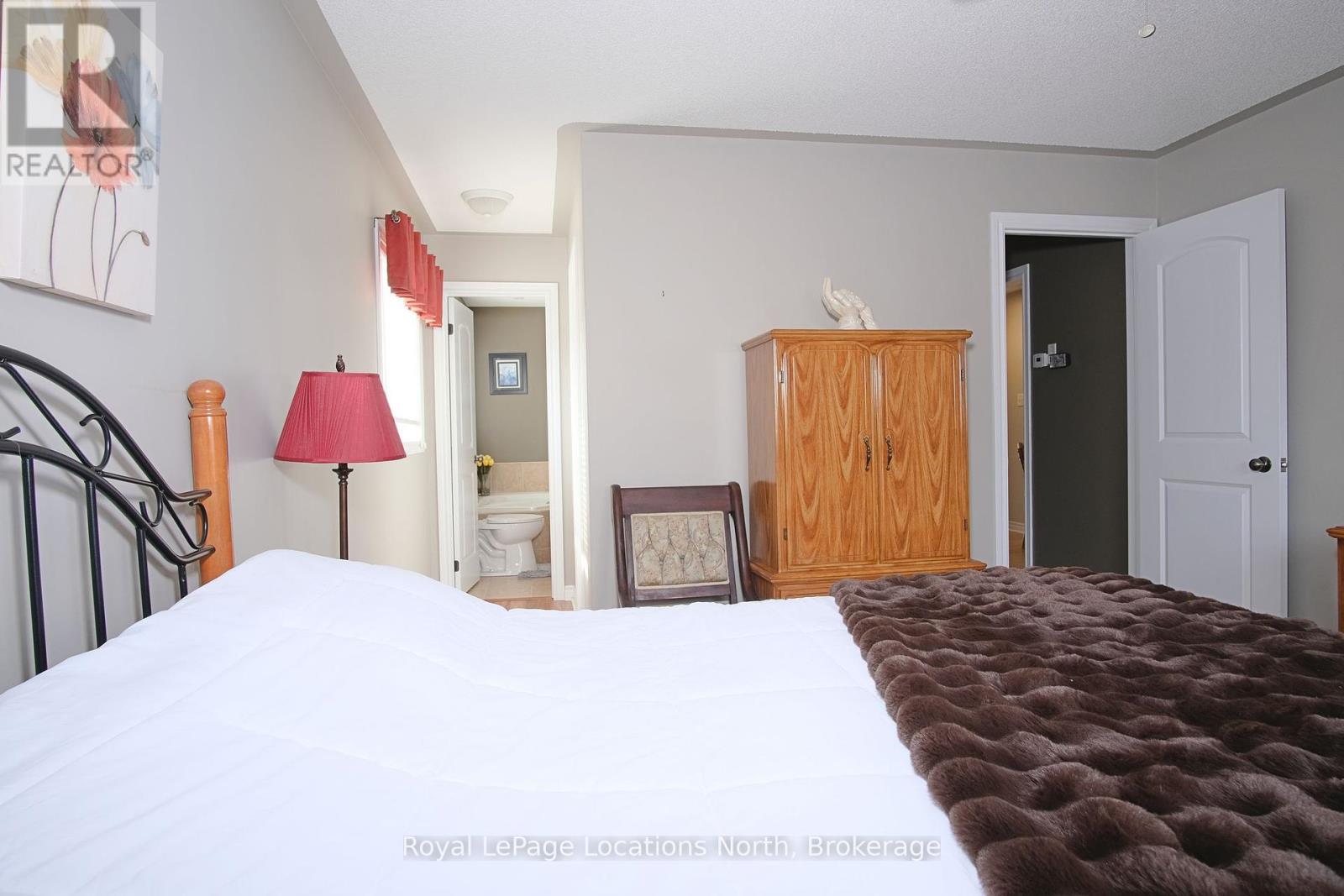 19 Whitfield Crescent, Springwater, Ontario  L0L 1P0 - Photo 18 - S12085441