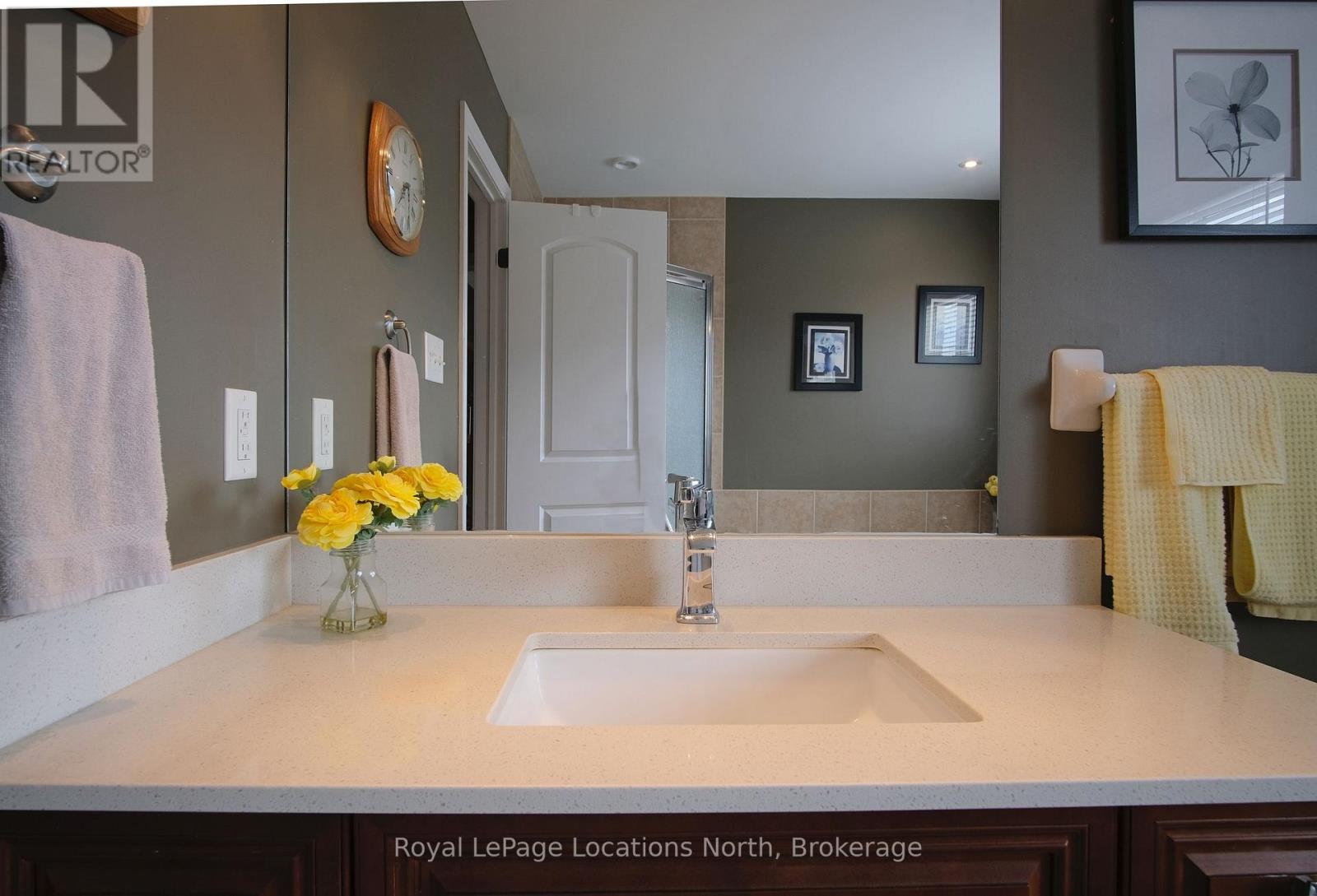 19 Whitfield Crescent, Springwater, Ontario  L0L 1P0 - Photo 21 - S12085441