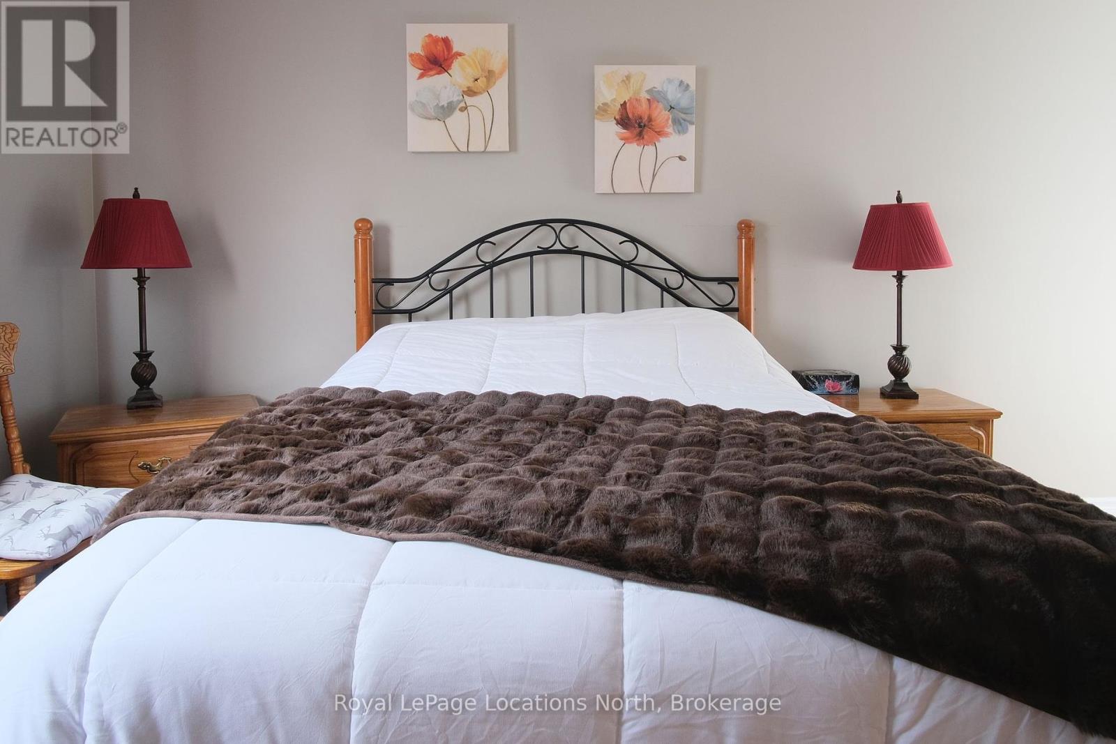 19 Whitfield Crescent, Springwater, Ontario  L0L 1P0 - Photo 22 - S12085441