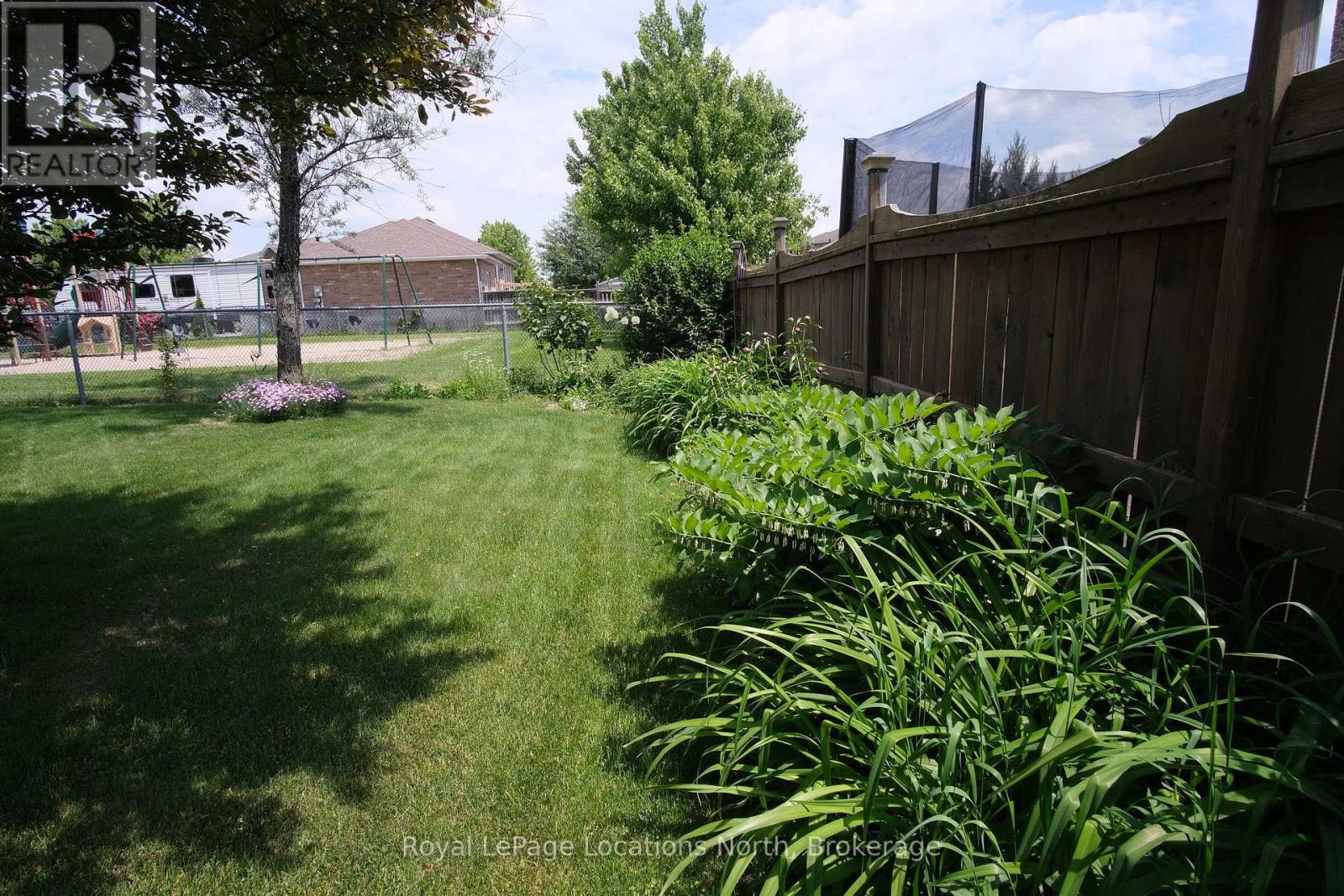 19 Whitfield Crescent, Springwater, Ontario  L0L 1P0 - Photo 36 - S12085441