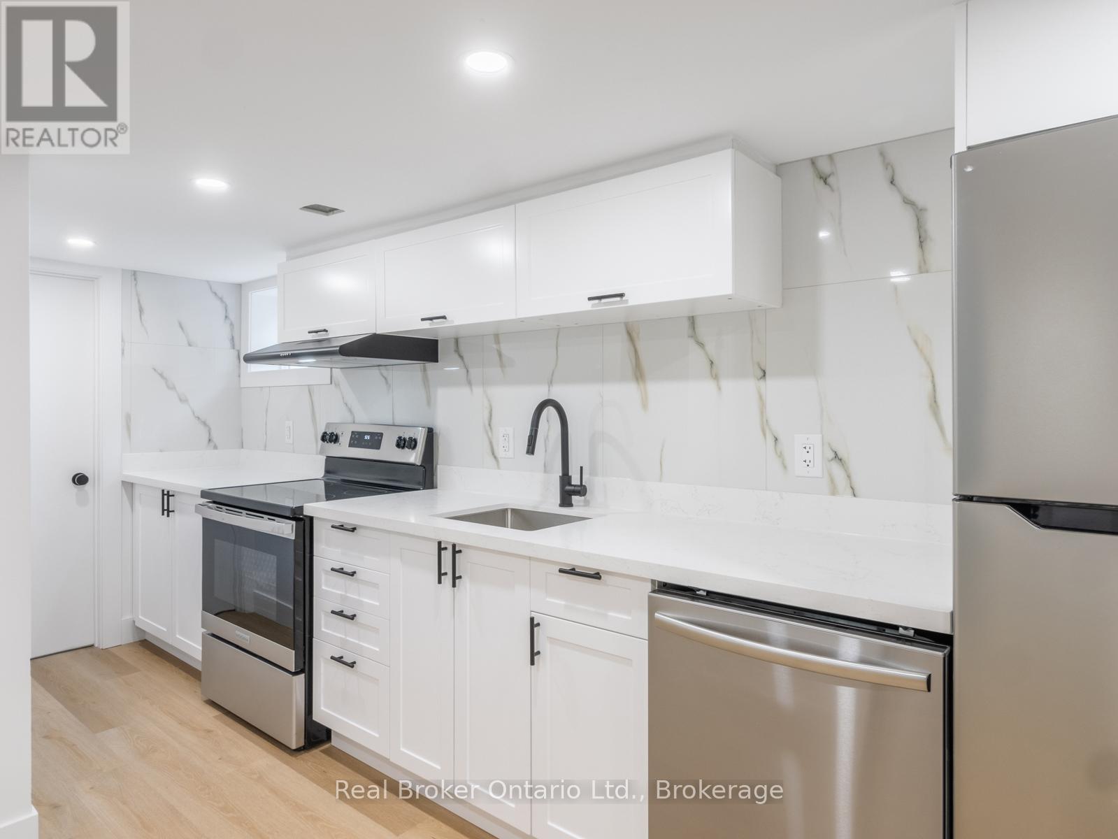 51 Woodbridge Road, Hamilton, Ontario  L8K 3C8 - Photo 27 - X12085473