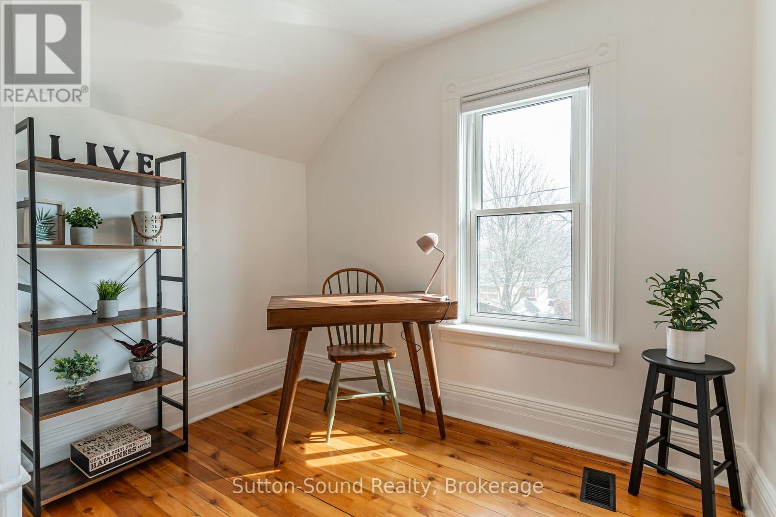 764 3rd 'a' Avenue W, Owen Sound, Ontario  N4K 4P3 - Photo 14 - X12085442