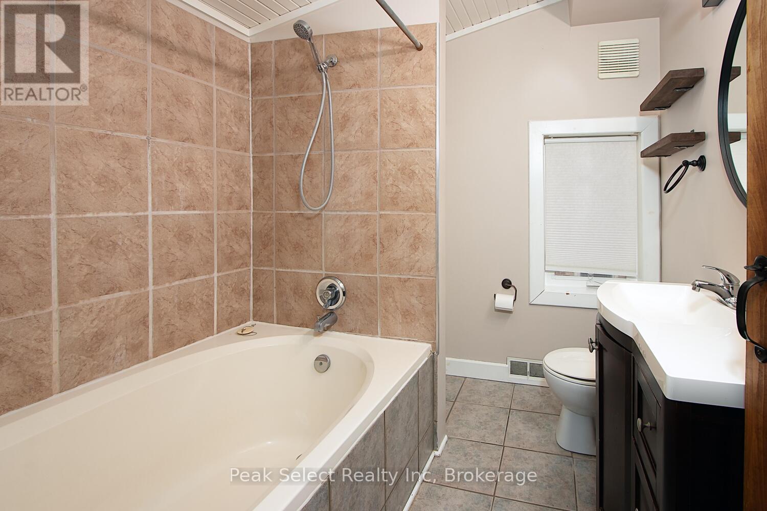 70393 Road 164 Road, South Huron, Ontario  N0K 1K0 - Photo 11 - X12085451