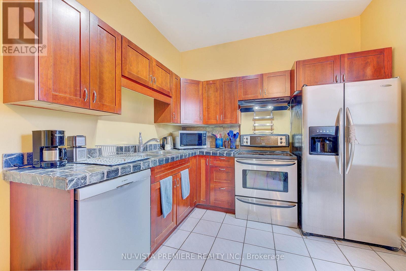 Photo 23 of 28 for 5 - 49 Ridout Street S