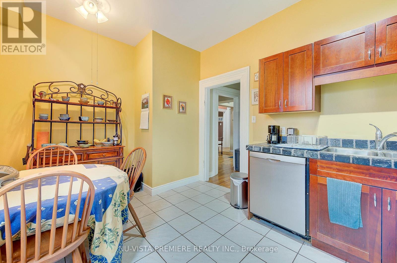 Photo 26 of 28 for 5 - 49 Ridout Street S