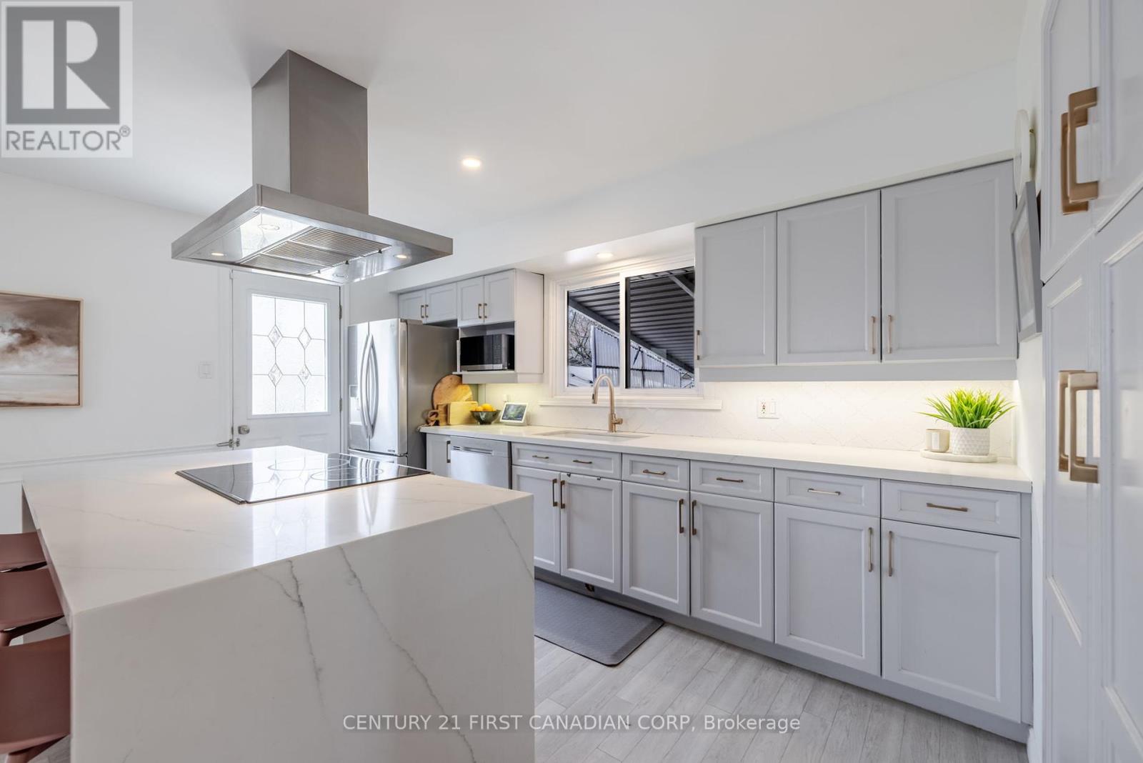 71 Belgrave Avenue, London South, Ontario  N6C 4B5 - Photo 11 - X12085513