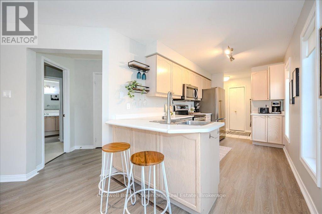 30 - 60 Ptarmigan Drive, Guelph, Ontario  N1C 1E5 - Photo 12 - X12085537
