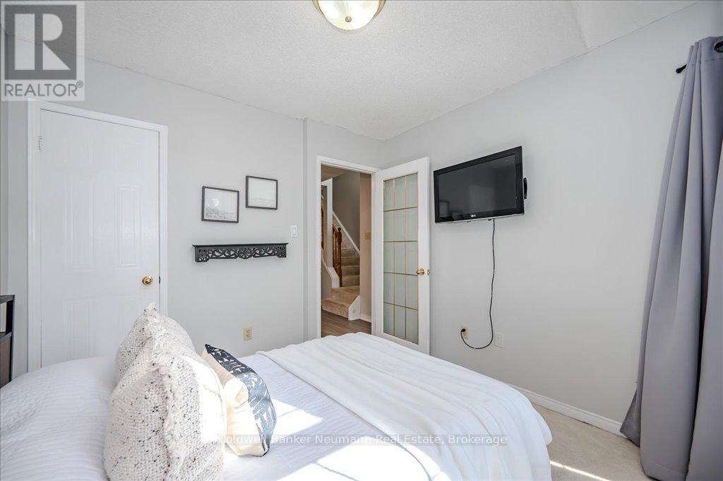 30 - 60 Ptarmigan Drive, Guelph, Ontario  N1C 1E5 - Photo 17 - X12085537